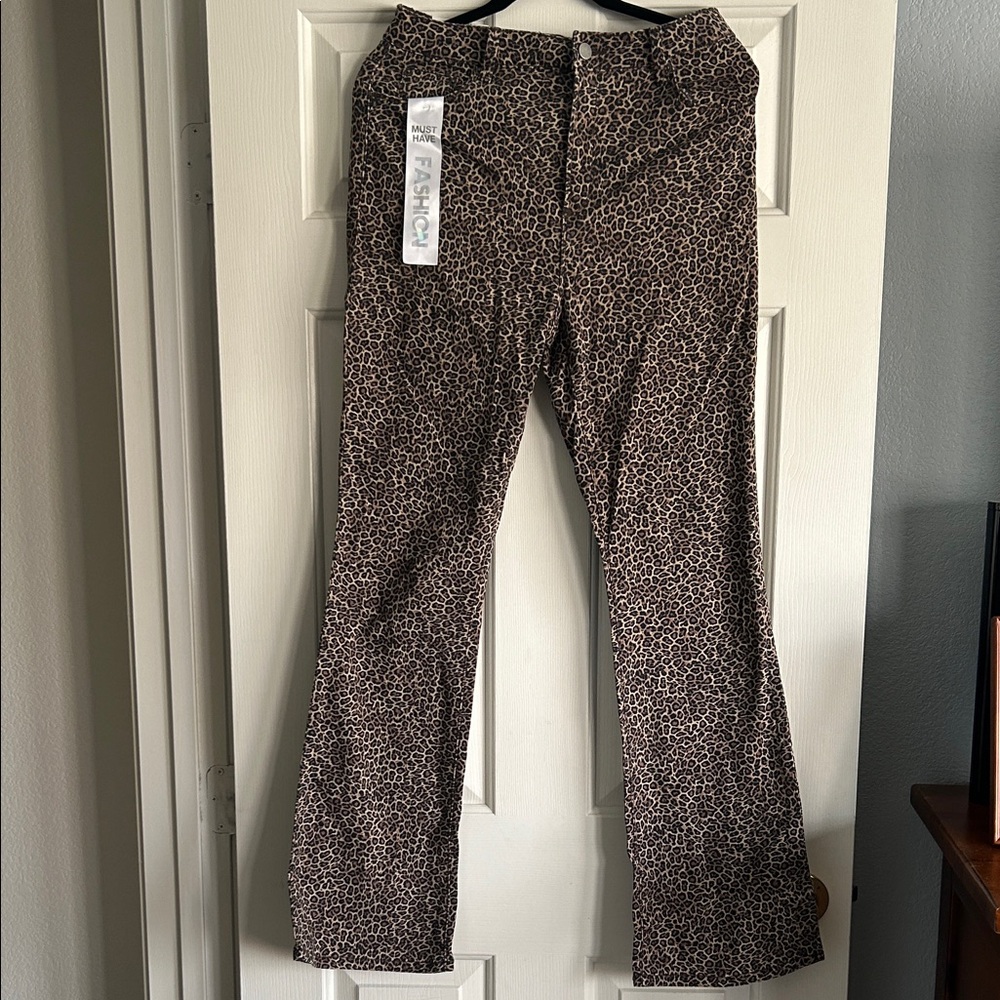 Womens Leopard Print Pants - Brown